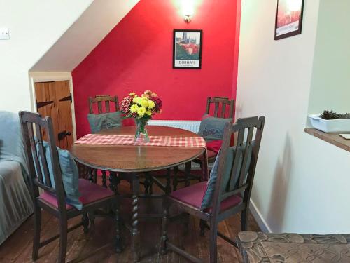Pemandangan luar, Isabella Cottage in Newburn