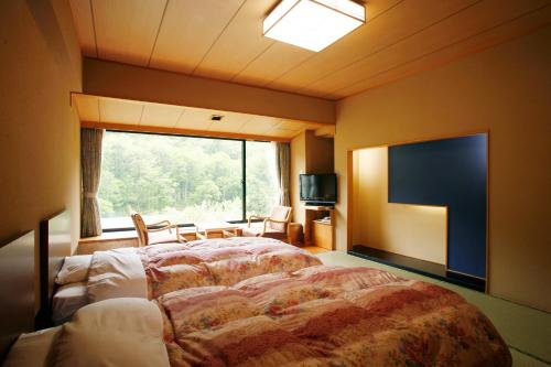 Japanese-Style Twin Room with Bed - Non-Smoking