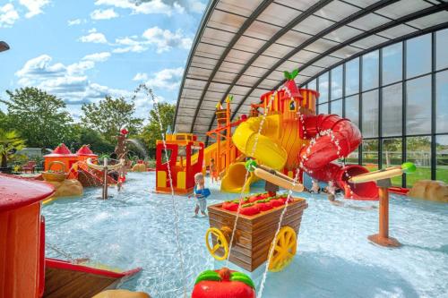 בריכת שחיה, Stacaravan 161 camping Bongerd 5 sterren Gezin 5 personen in שאגן