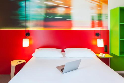 Ibis Styles Mulhouse Centre Gare Stop at Ibis Styles Mulhouse Centre Gare to discover the wonders of Mulhouse. The property features a wide range of facilities to make your stay a pleasant experience. Service-minded staff will welcom