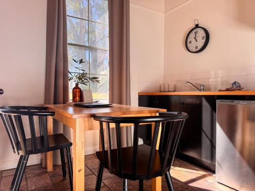 Clonmara Cottages in Port Fairy