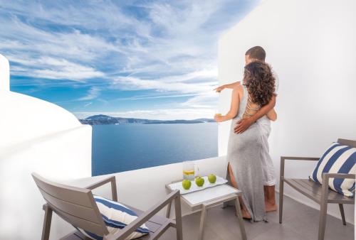 Elite Suite with Private Heated Outdoor Pool & Caldera Sea View