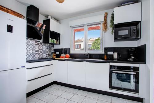 virtuve, Villa Neptune jardin garage in Montady