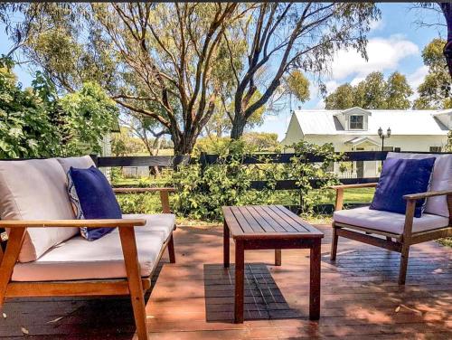 Clonmara Cottages in Port Fairy