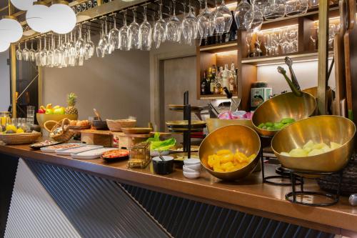 อาหารและเครื่องดื่ม, Hotel Lima - Adults Recommended in มาร์เบลลา