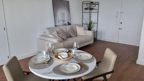 Sea View 1BR, Steps to the Beach