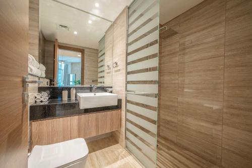 Minimalist Luxe Studio in the City