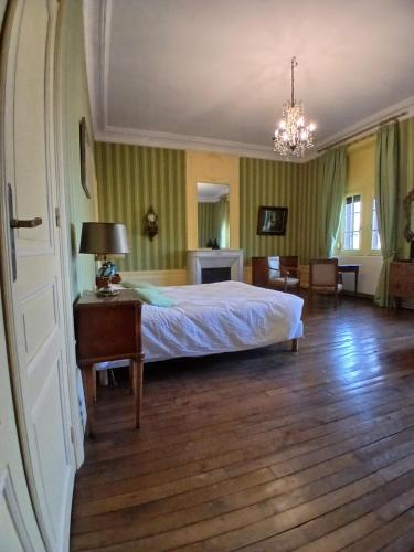 Manoir de la Gravière (Manoir de la Graviere) in Duzī