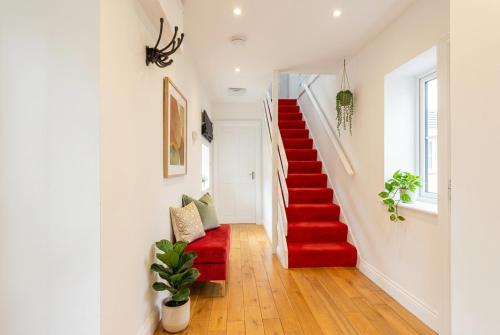 Ieeja, Bamburgh - Sleeps 8 - 3 Bedrooms 2 Bathrooms - Secure Garden - Dogs Stay For Free - Stunning Beach W in Warenford