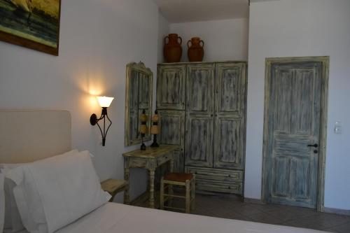 Catsalos Studios in แอสตี้พาไลอา