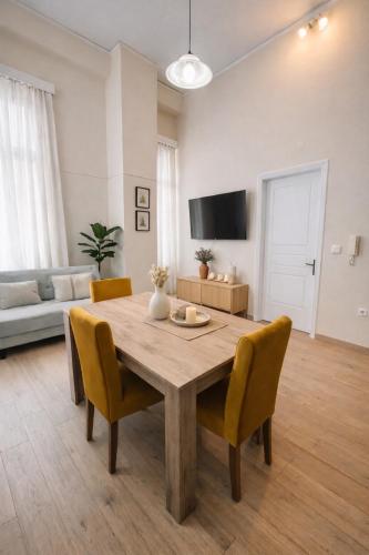 Aurora Apartments 4