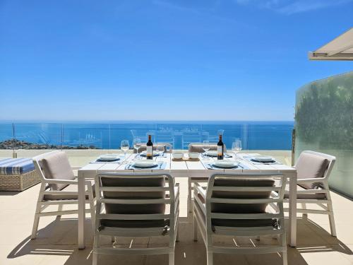 Luxury Penthouse with Stunning Sea Views – khách sạn tại La Capellania