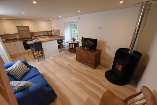 A Little Find - Secluded Stylish Coastal Hideaway near Isle of Skye in Ardaneaskan