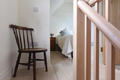 A Little Find - Secluded Stylish Coastal Hideaway near Isle of Skye in Ardaneaskan