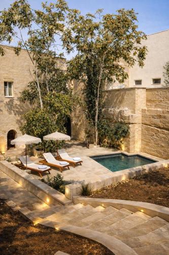 CAVA Urban Relais & Pool