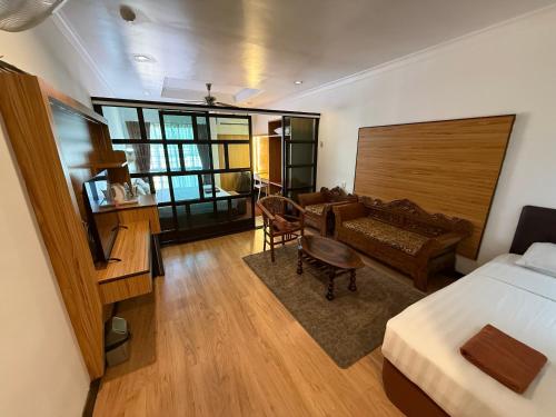 room detail thumbnail 0