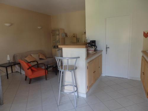 Grand appartement au calme proche d'Avignon in Lirac
