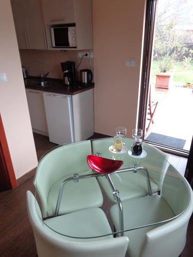 Kitchen, Nyirfa Apartmanhaz in Pentekfalu