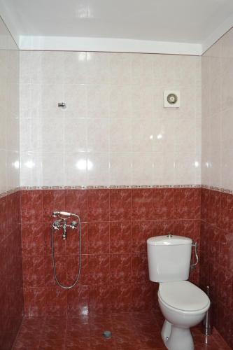 ห้องน้ำ, Hotel Perla in กอร์นาโอเรียโควิซา