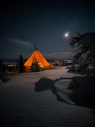 Tipi Mountain Camp