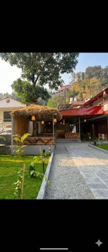 The Mango Tree Backpackers Hostel - image 3