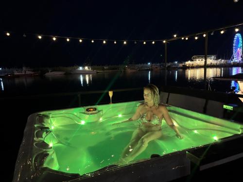 SeaEsta Floating Houses – khách sạn tại Modern Beach