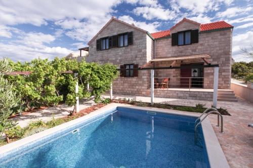 Vila Venecija – khách sạn tại Povlja