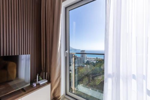 Sunny side Wellness Resort & Spa - Cascade in Becici
