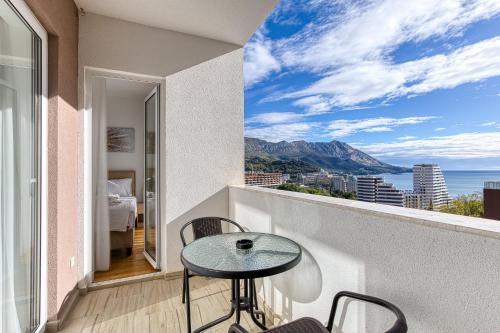 Sunny side Wellness Resort & Spa - Cascade in Becici