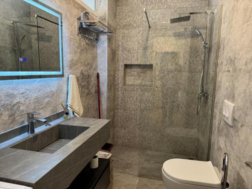 Lunara Apartment - image 5