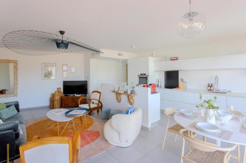 Instalaciones, Green Hill Appartement a Nice Terrasse 130m2, Vue panoramique, Piscine, Parking Prive, Climatisation in Saint-Sylvestre