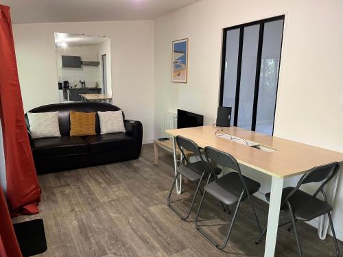 T2 Côté Jardin — other in 63 Rue du Collège Technique, Eysines France, 33320