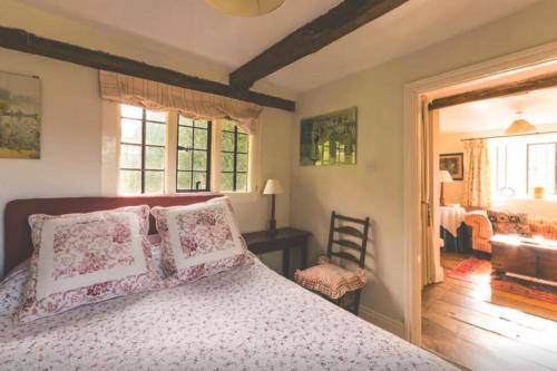 Owlpen Manor Cottages - image 14