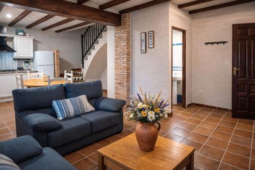 Masía de San Juan Casas número 3 y 5, con piscina, aire acondicionado y vistas a la montaña (Masia de San Juan Casas numero 3 y 5, con piscina, aire acondicionado y vistas a la montana) in Altura