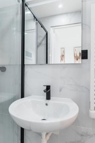 Appartement Les Lilas Proche Paris Confort Calme in Les Lilas