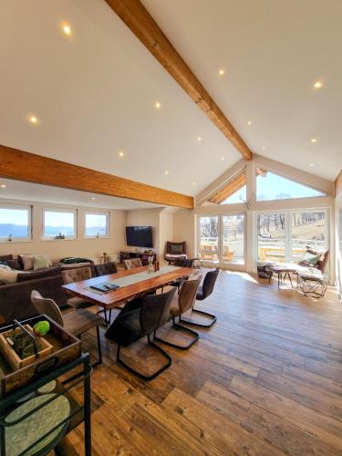 Deluxe Ferienwohnung Schwarzwald, 8 Personen, 140 qm, Haus Sonnenschein, 2 Balkone - Apartment - Todtnauberg