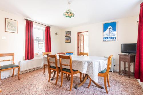 Facilities, Clovelly Cottage in Crantock