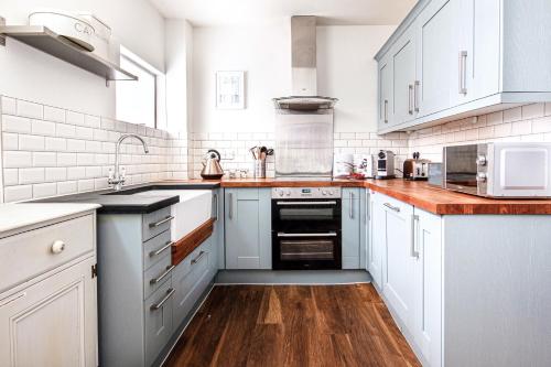 設施, The Courtyard Kingsand small walk to the beach in 卡桑德