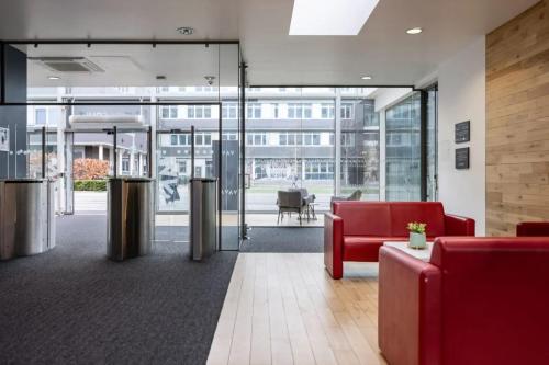 Fitzroy Court near Luton Airport in لوتون