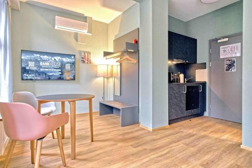 Studio Apartment with One Double Bed