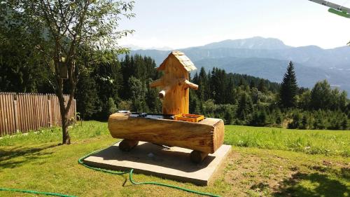 Dārzs, Kärnten Landhof Bär in Alleinlage Nähe Millstättersee Ferienwohnung im ersten Stock (Karnten Landhof Bar in Alleinlage Nahe Millstattersee Ferienwohnung im ersten Stock) in Fresach