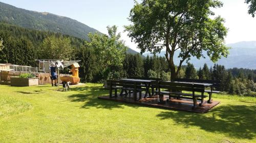 Dārzs, Kärnten Landhof Bär in Alleinlage Nähe Millstättersee Ferienwohnung im ersten Stock (Karnten Landhof Bar in Alleinlage Nahe Millstattersee Ferienwohnung im ersten Stock) in Fresach