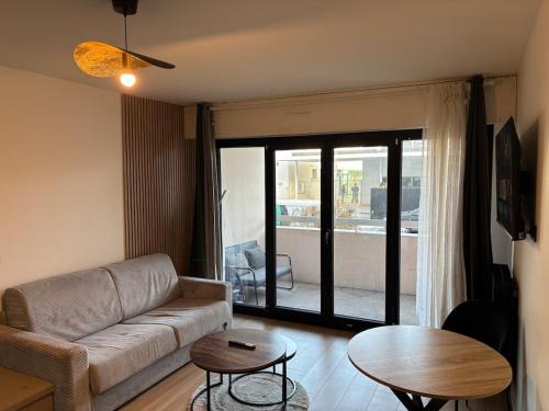 Le Woody - Studio cosy - balcon privé - 10 min de Genève - Location saisonnière - Annemasse