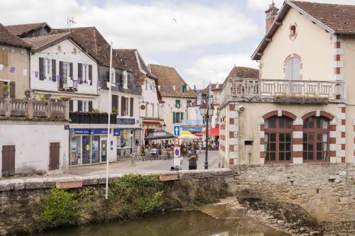 外部景觀, Appartement de caractère au cœur du centre ville avec très belle terrasse (Appartement de caractere au cœur du centre ville avec tres belle terrasse) in 薩利耶德貝阿爾恩鎮中心
