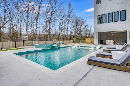 Serenity Estates 5BR Modern Retreat in South Fulton