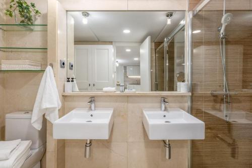 Stylish and Bright Flat in Salamanca District - image 4