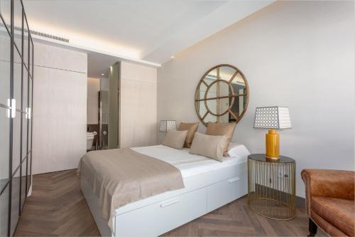 Bright Functional Studio Near Bernabéu - image 4