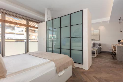 Bright Functional Studio Near Bernabéu - image 6