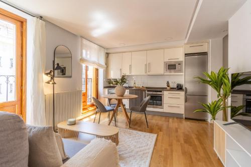Cozy Apartment for Two in Alcalá Area - image 7