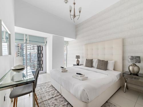 Marina Breeze 2BR Escape in Cayan - image 12
